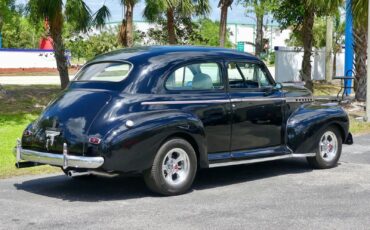 Chevrolet-Deluxe-Coupe-1941-Sedan-17