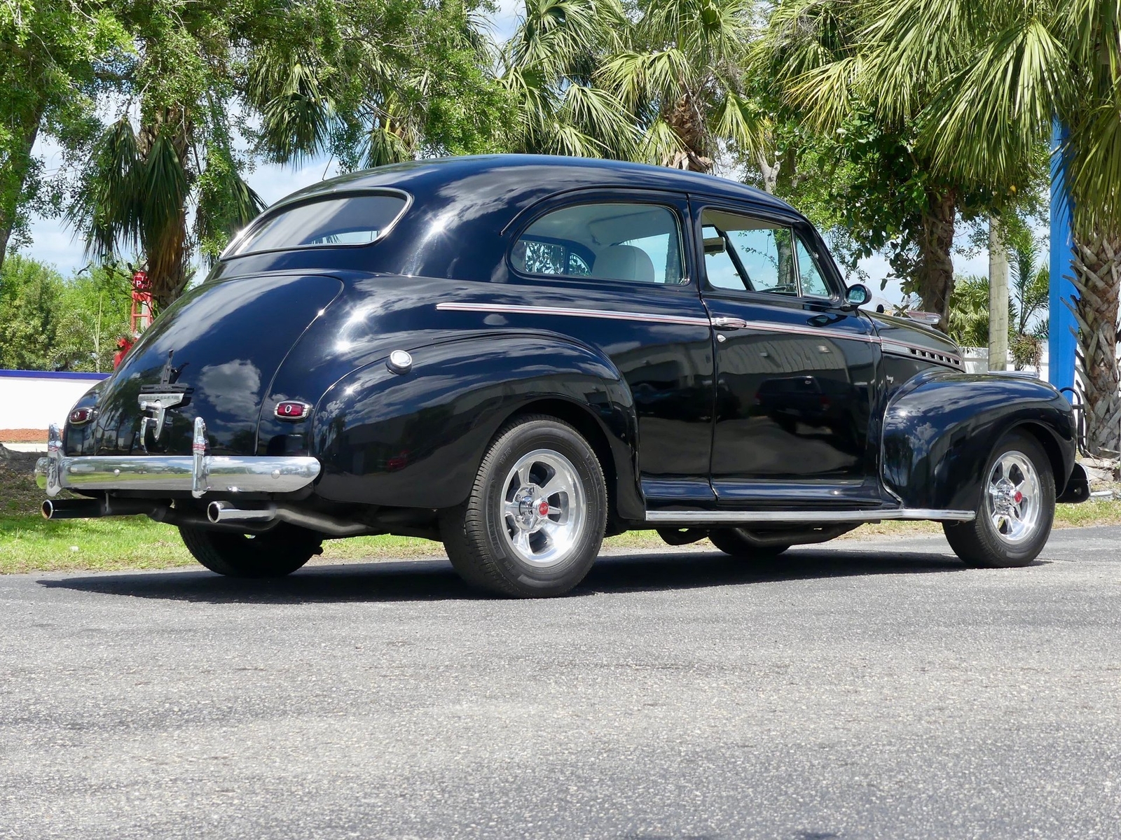 Chevrolet-Deluxe-Coupe-1941-Sedan-19