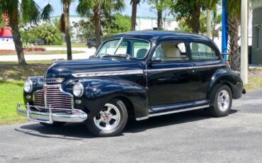 Chevrolet-Deluxe-Coupe-1941-Sedan-6