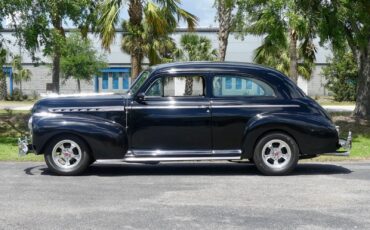 Chevrolet-Deluxe-Coupe-1941-Sedan-9