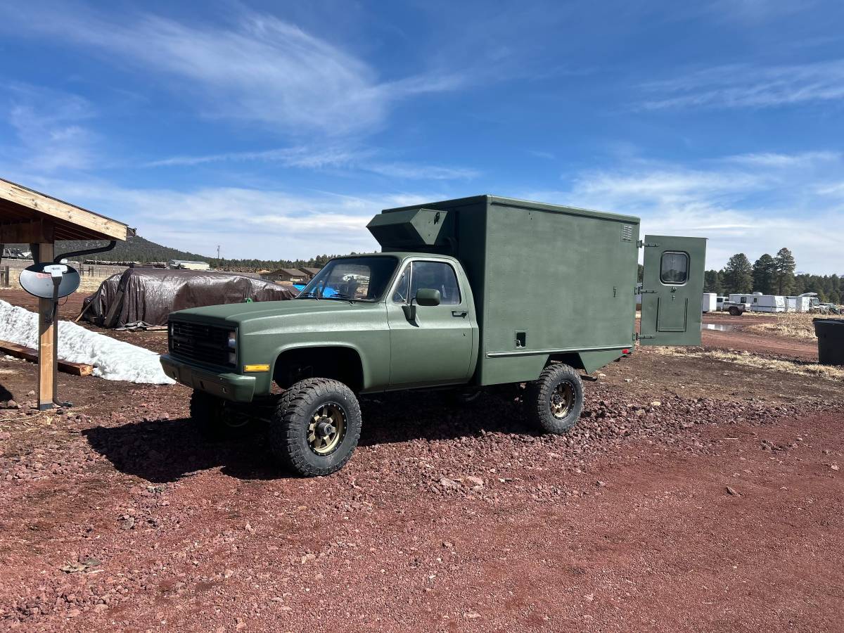 Chevrolet-Diesel-1985-green-2