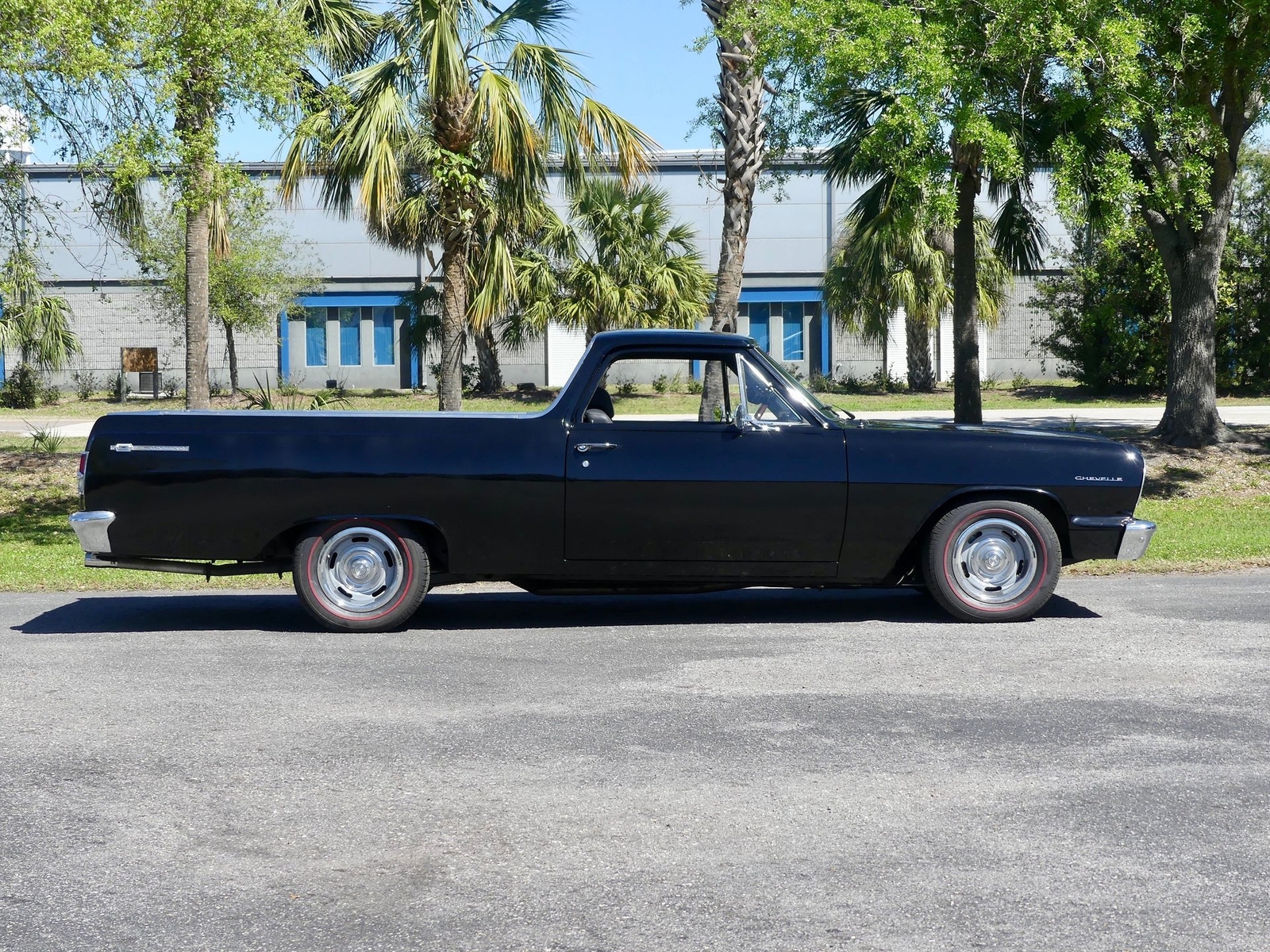 Chevrolet-El-Camino-1964-Pickup-Truck-2