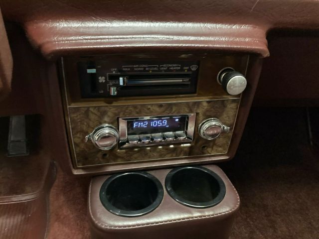 Chevrolet-El-Camino-1982-Pickup-14