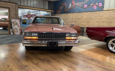 Chevrolet-El-Camino-1982-Pickup-2