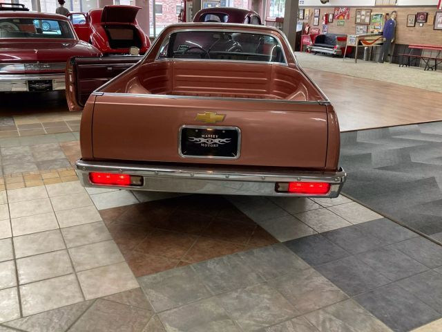 Chevrolet-El-Camino-1982-Pickup-3