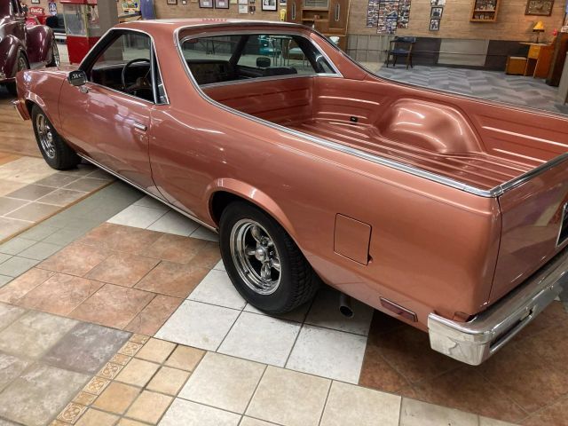 Chevrolet-El-Camino-1982-Pickup-5