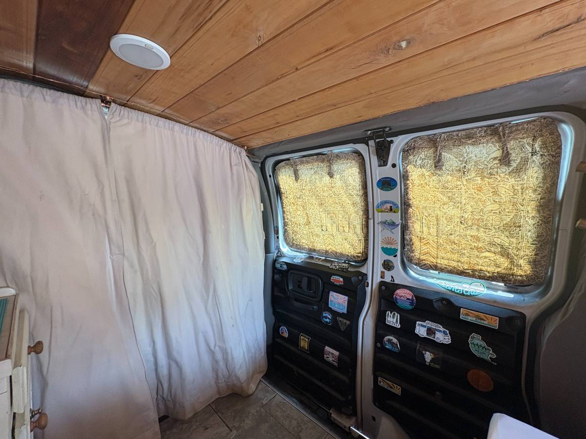 Chevrolet-Express-1500-1988-white-17