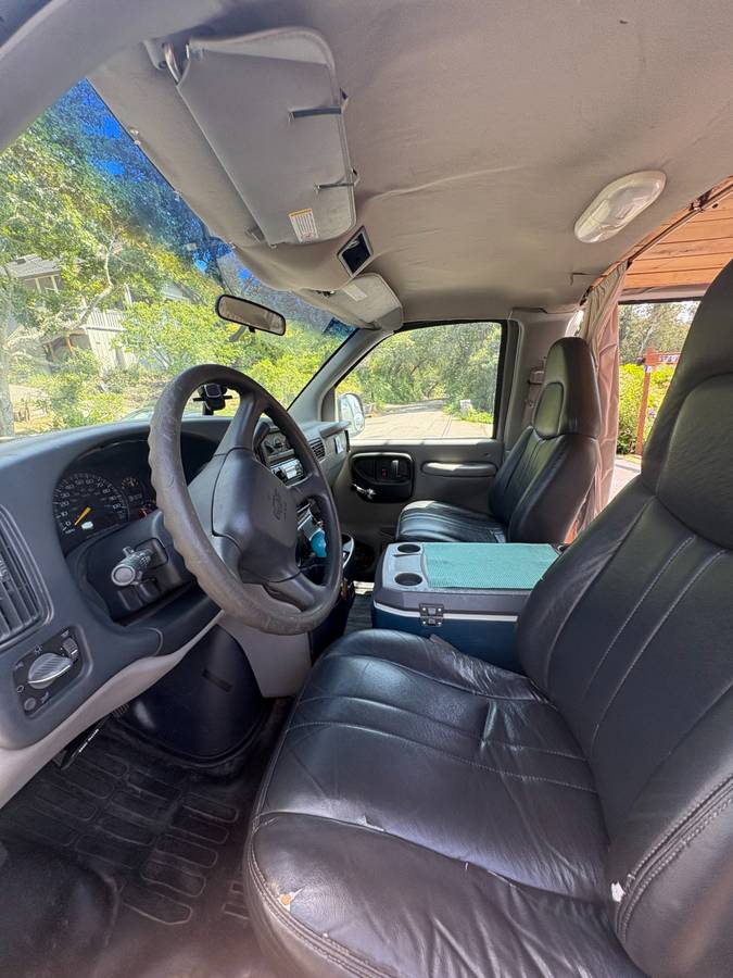 Chevrolet-Express-1500-1988-white-18