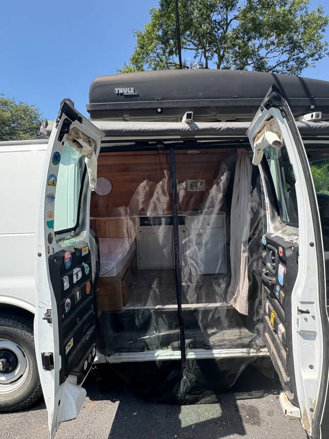 Chevrolet-Express-1500-1988-white-19