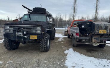 Chevrolet-Flatbed-diesel-1984-black-1