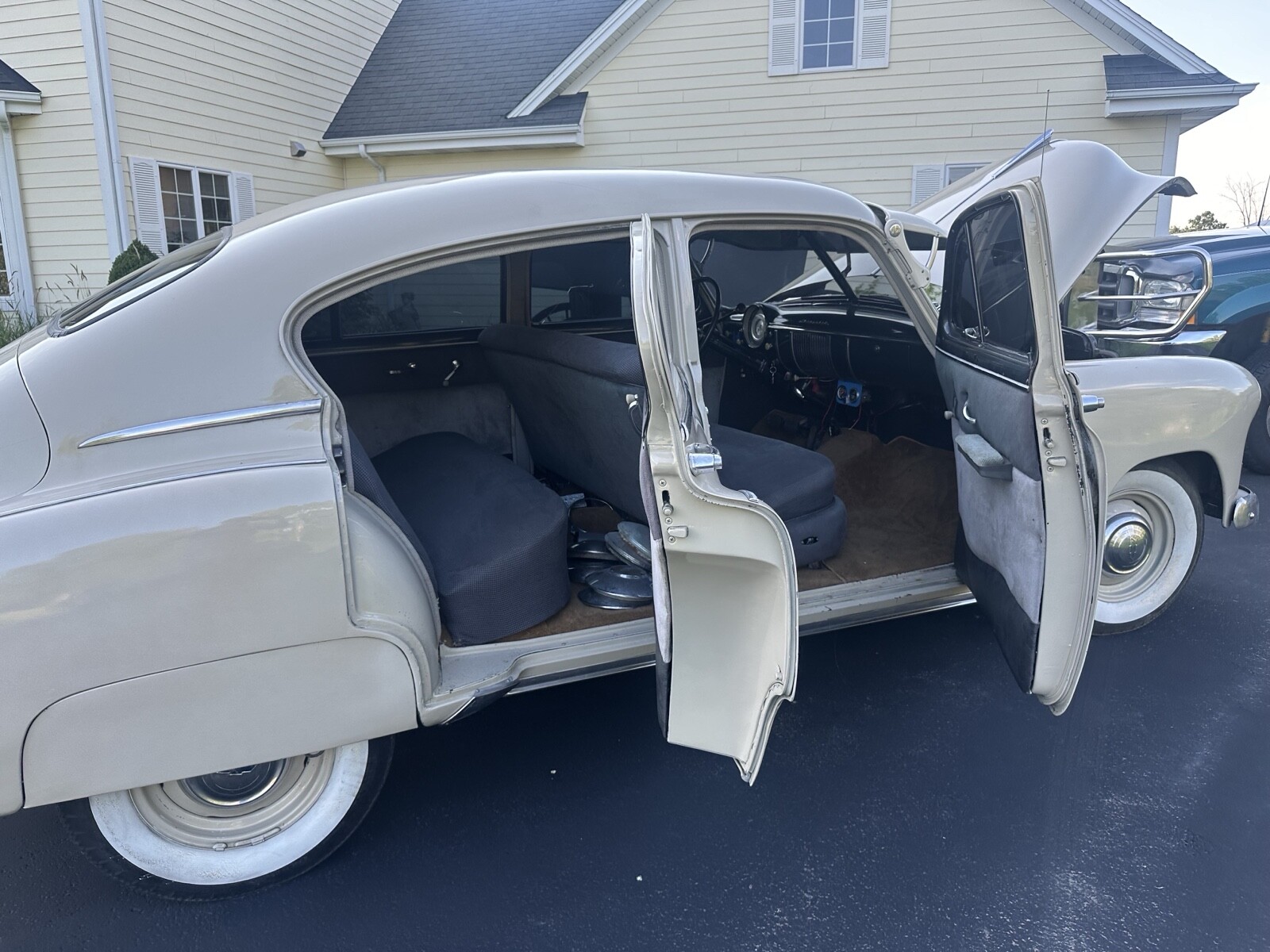 Chevrolet-Fleetline-1950-27