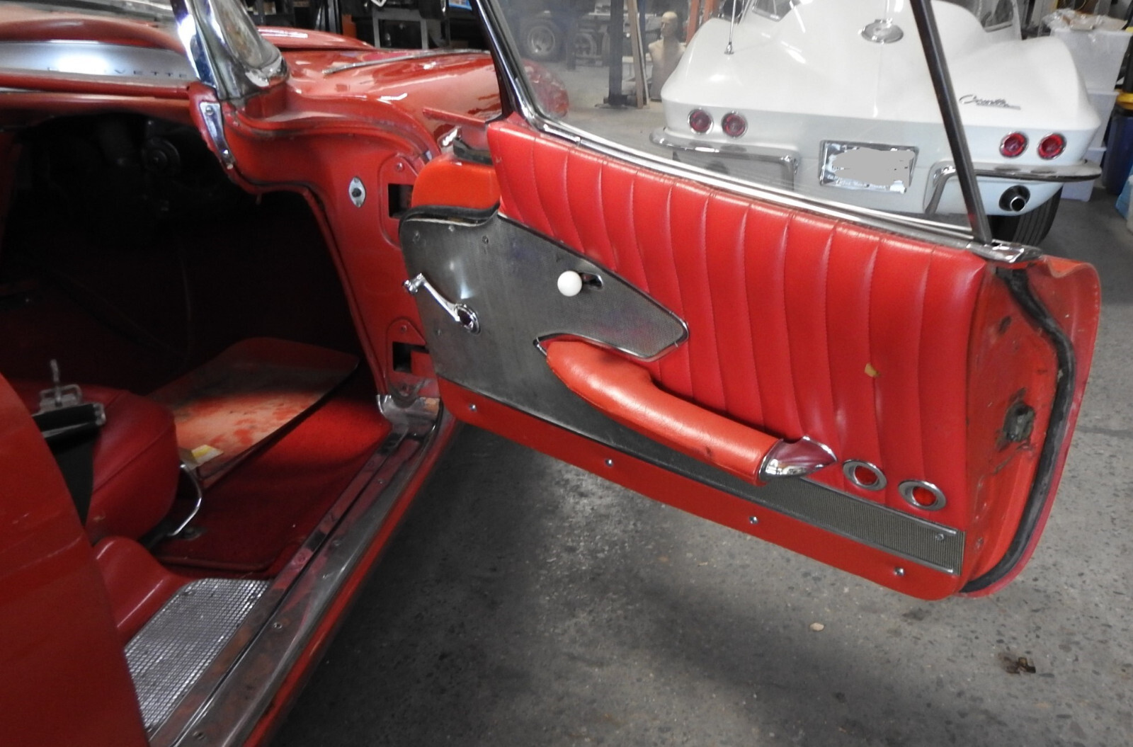 Chevrolet-Fuel-Injected-Corvette-1959-Convertible-Roadster-W-Hardtop-15