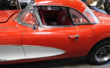 Chevrolet-Fuel-Injected-Corvette-1959-Convertible-Roadster-W-Hardtop-18