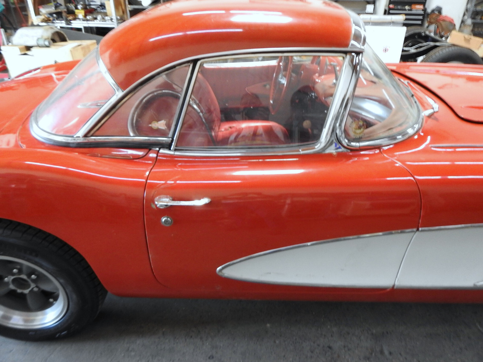 Chevrolet-Fuel-Injected-Corvette-1959-Convertible-Roadster-W-Hardtop-23