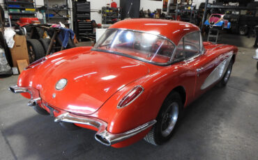 Chevrolet-Fuel-Injected-Corvette-1959-Convertible-Roadster-W-Hardtop-3