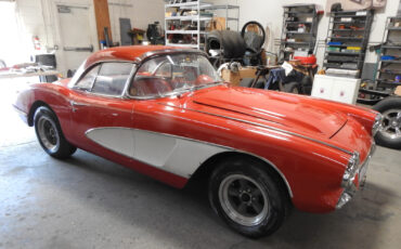 Chevrolet-Fuel-Injected-Corvette-1959-Convertible-Roadster-W-Hardtop-4