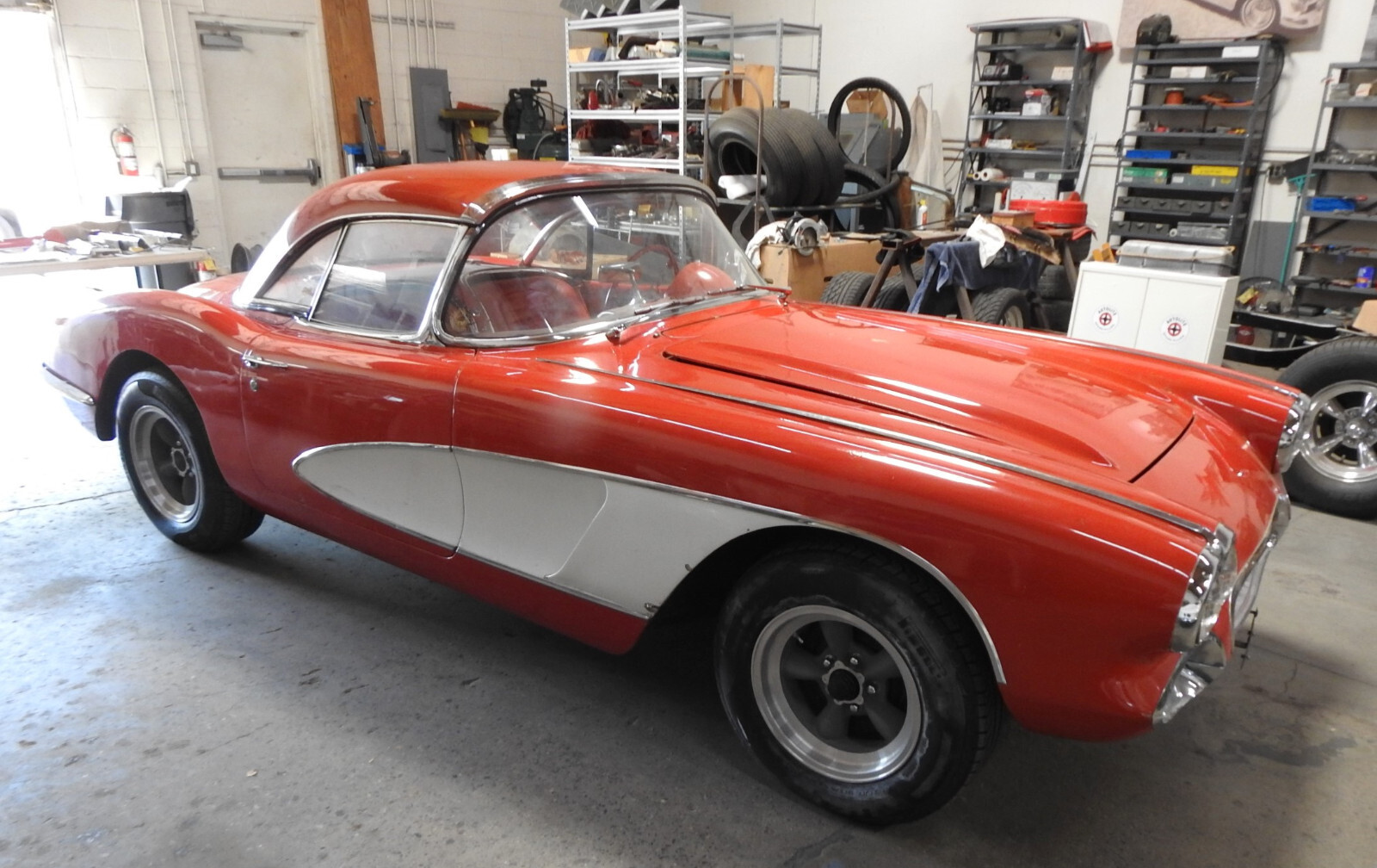 Chevrolet-Fuel-Injected-Corvette-1959-Convertible-Roadster-W-Hardtop-4