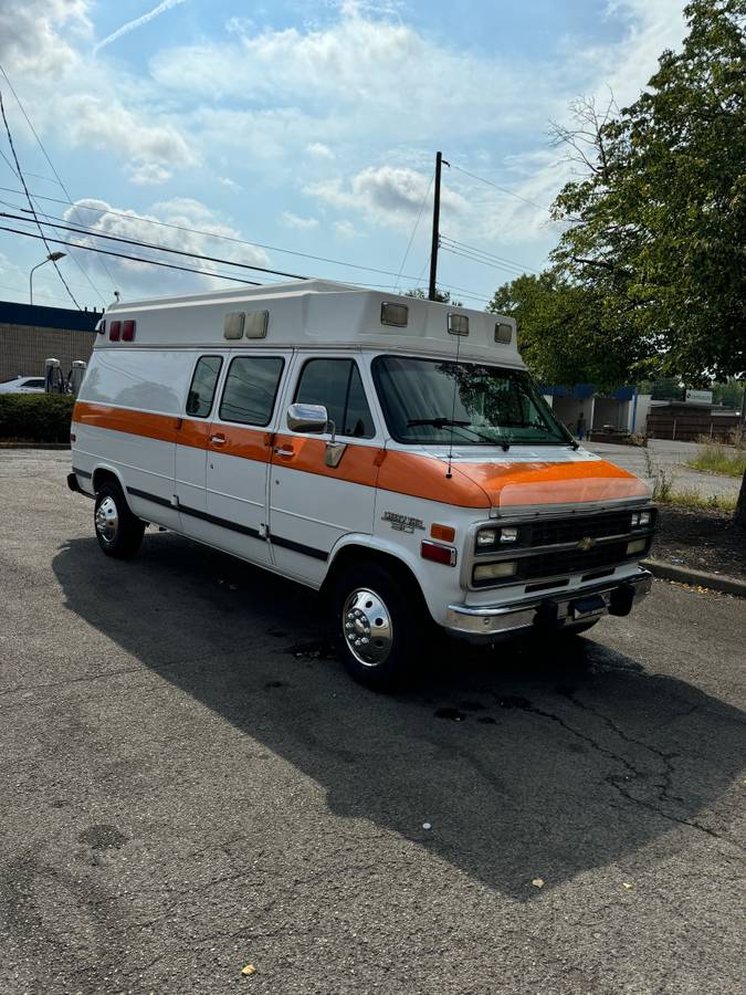 Chevrolet-G-30-1994-white