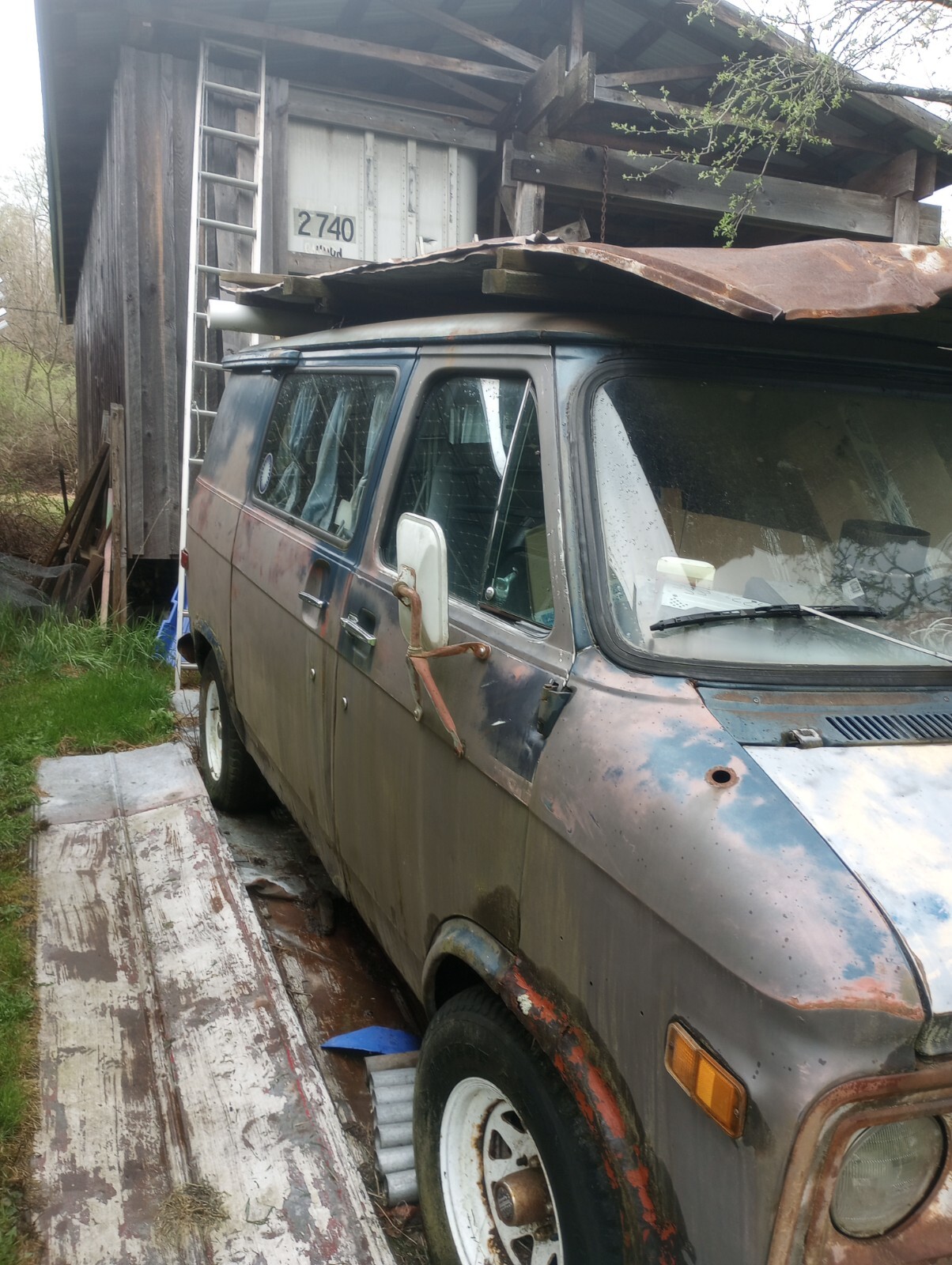 Chevrolet-G10-Van-1975-cargo