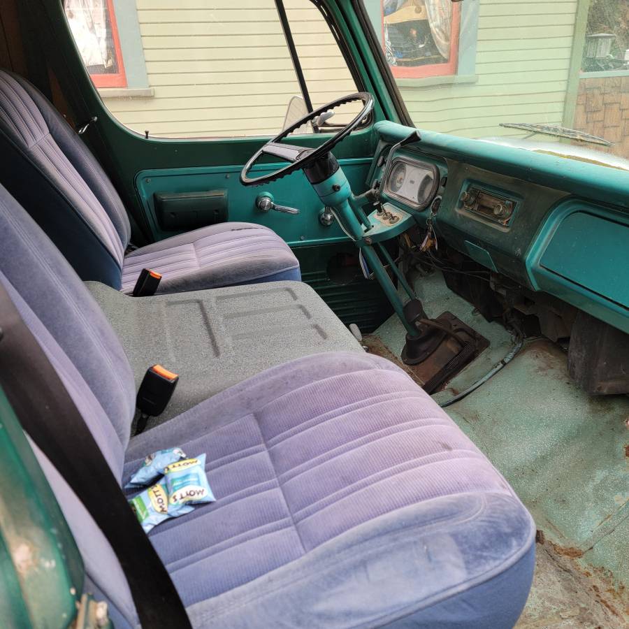 Chevrolet-G10-sportvan-90-1969-green-3