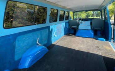 Chevrolet-G10-van-1969-silver-1