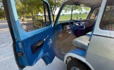 Chevrolet-G10-van-1969-silver-10