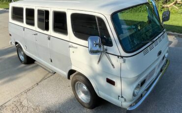Chevrolet-G10-van-1969-silver-3