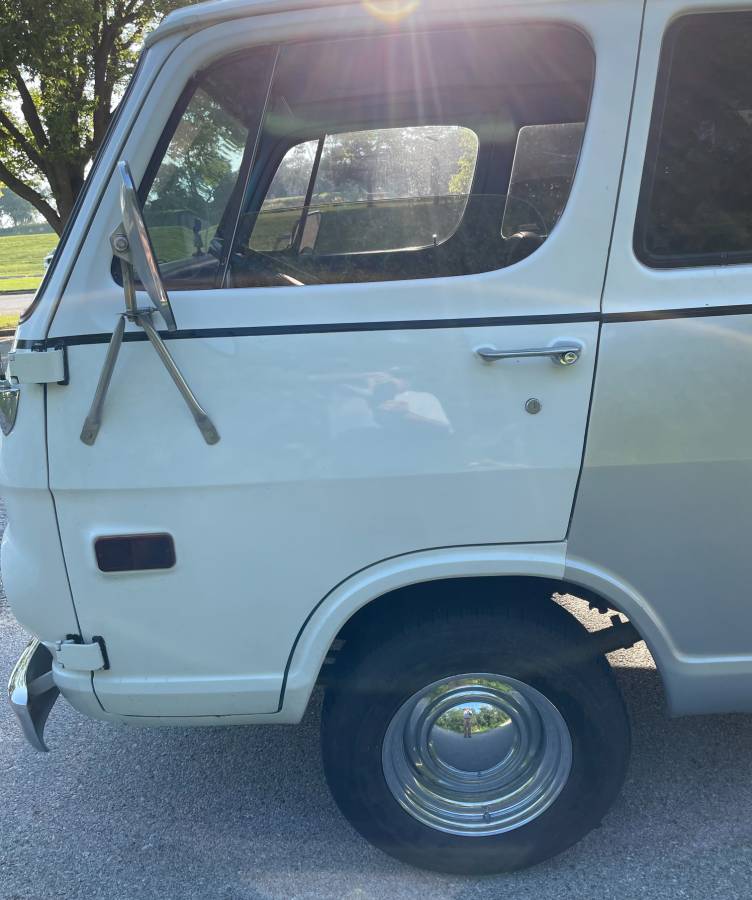 Chevrolet-G10-van-1969-silver-5