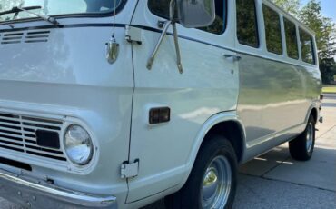 Chevrolet-G10-van-1969-silver-6