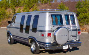 Chevrolet-G20-Van-1981-MinivanVan-1