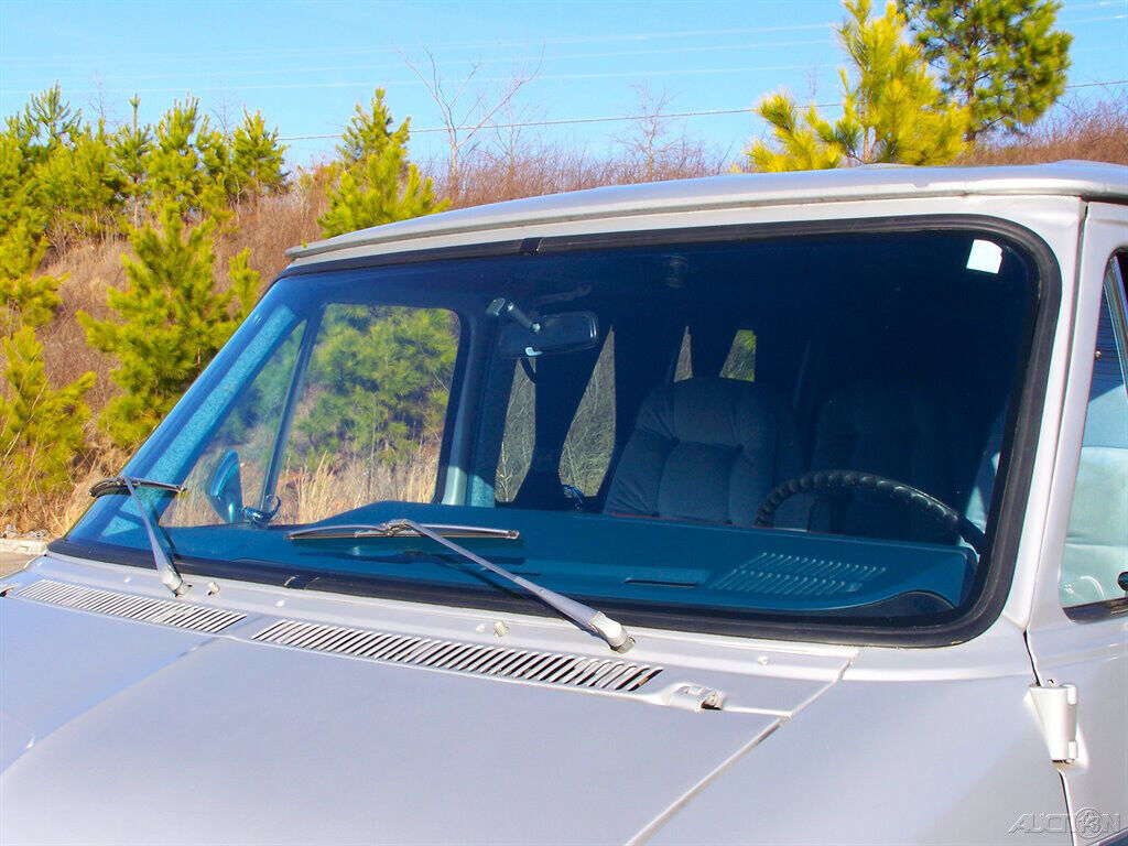 Chevrolet-G20-Van-1981-MinivanVan-13