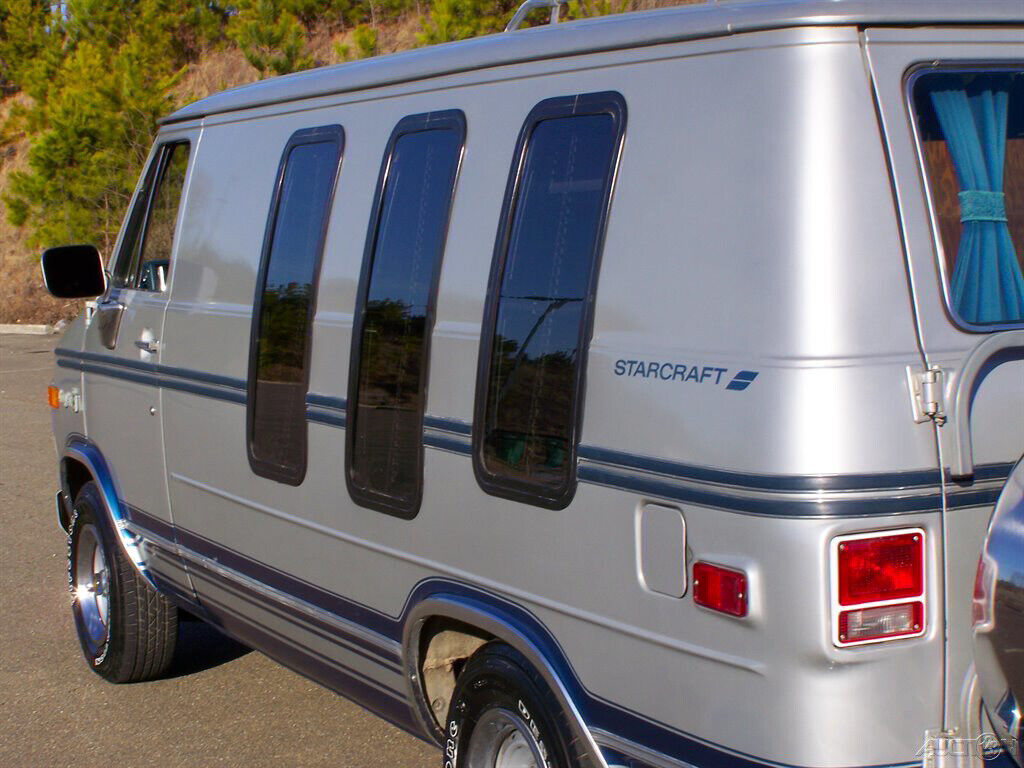 Chevrolet-G20-Van-1981-MinivanVan-17