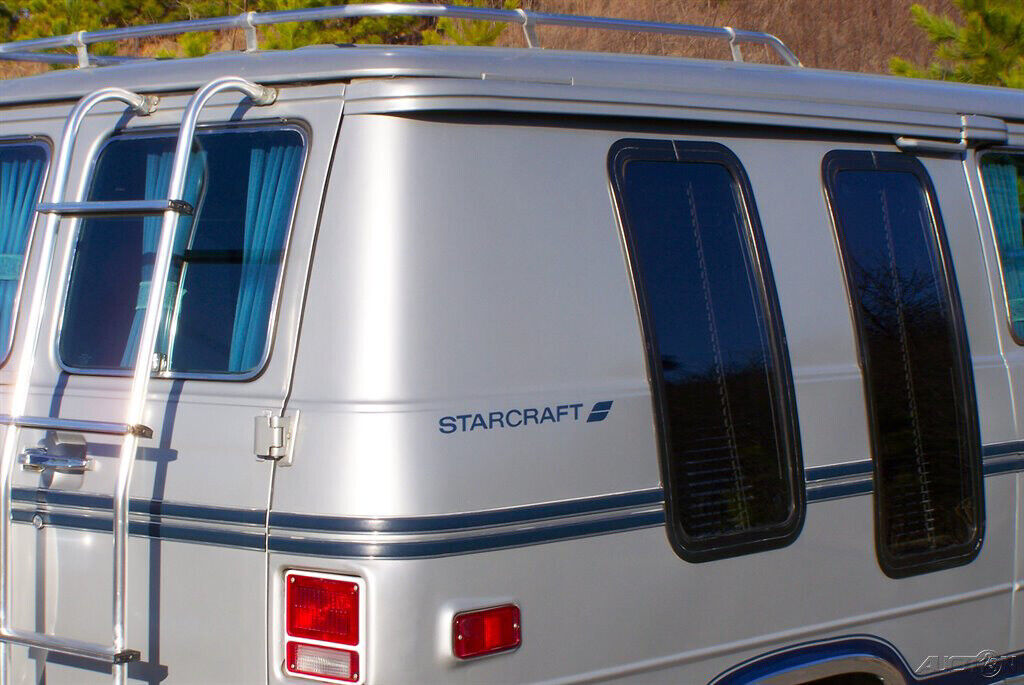 Chevrolet-G20-Van-1981-MinivanVan-23