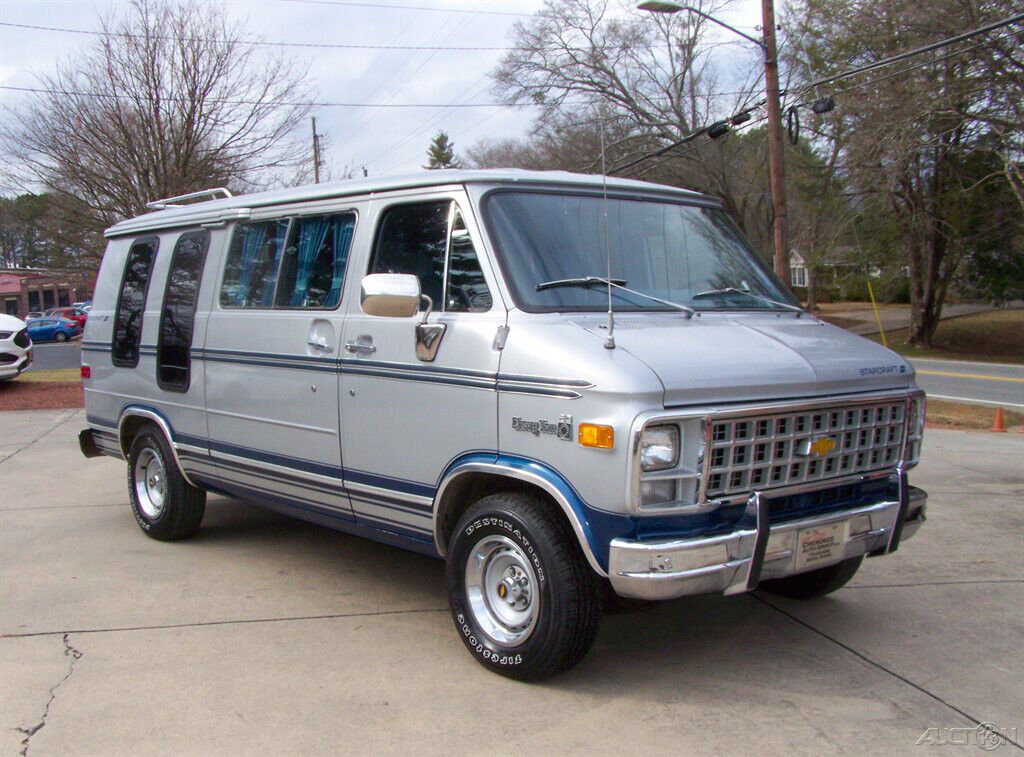 Chevrolet-G20-Van-1981-MinivanVan