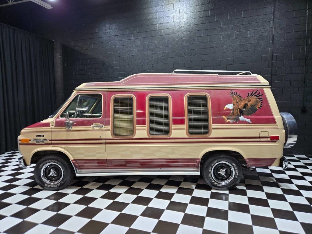 Chevrolet-G20-Van-1988-MinivanVan-1