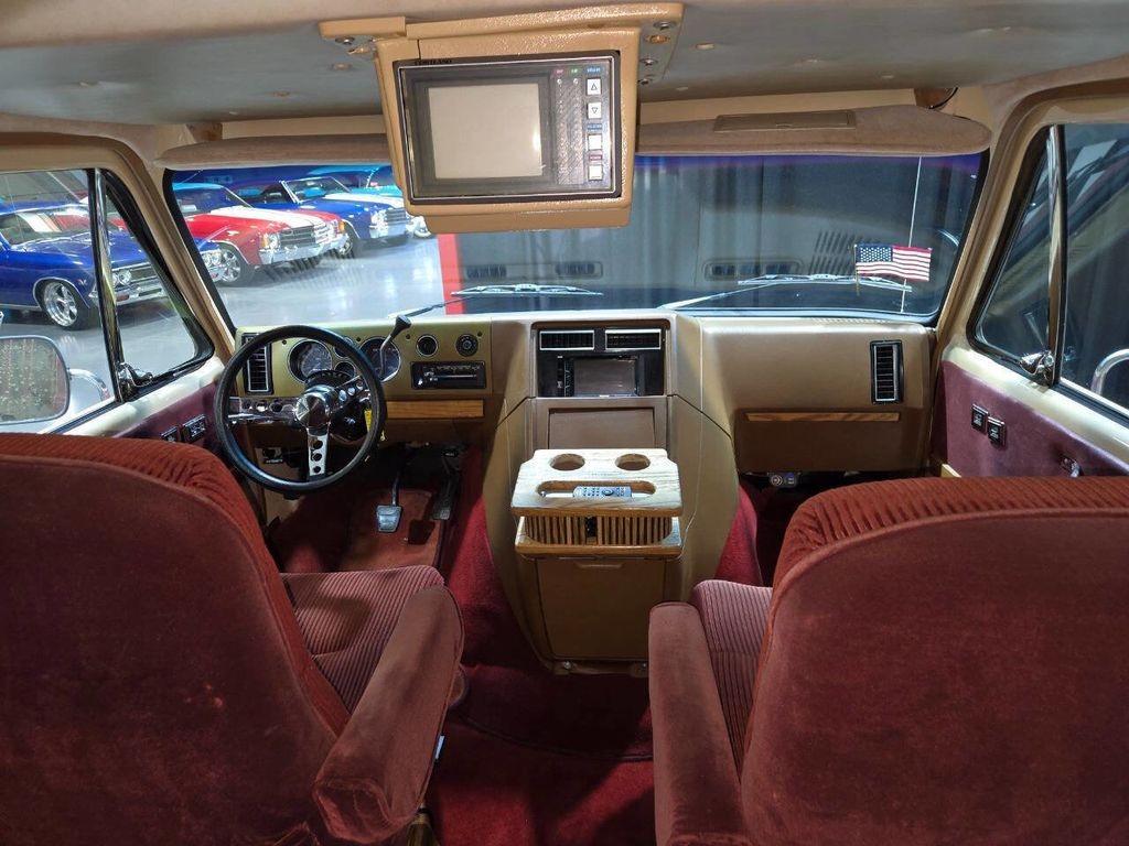 Chevrolet-G20-Van-1988-MinivanVan-5