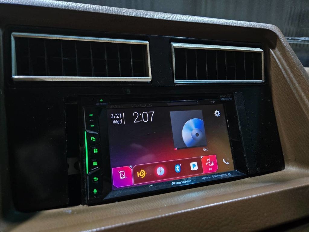 Chevrolet-G20-Van-1988-MinivanVan-8