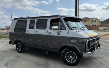 Chevrolet-G20-Van-1988-Van-1
