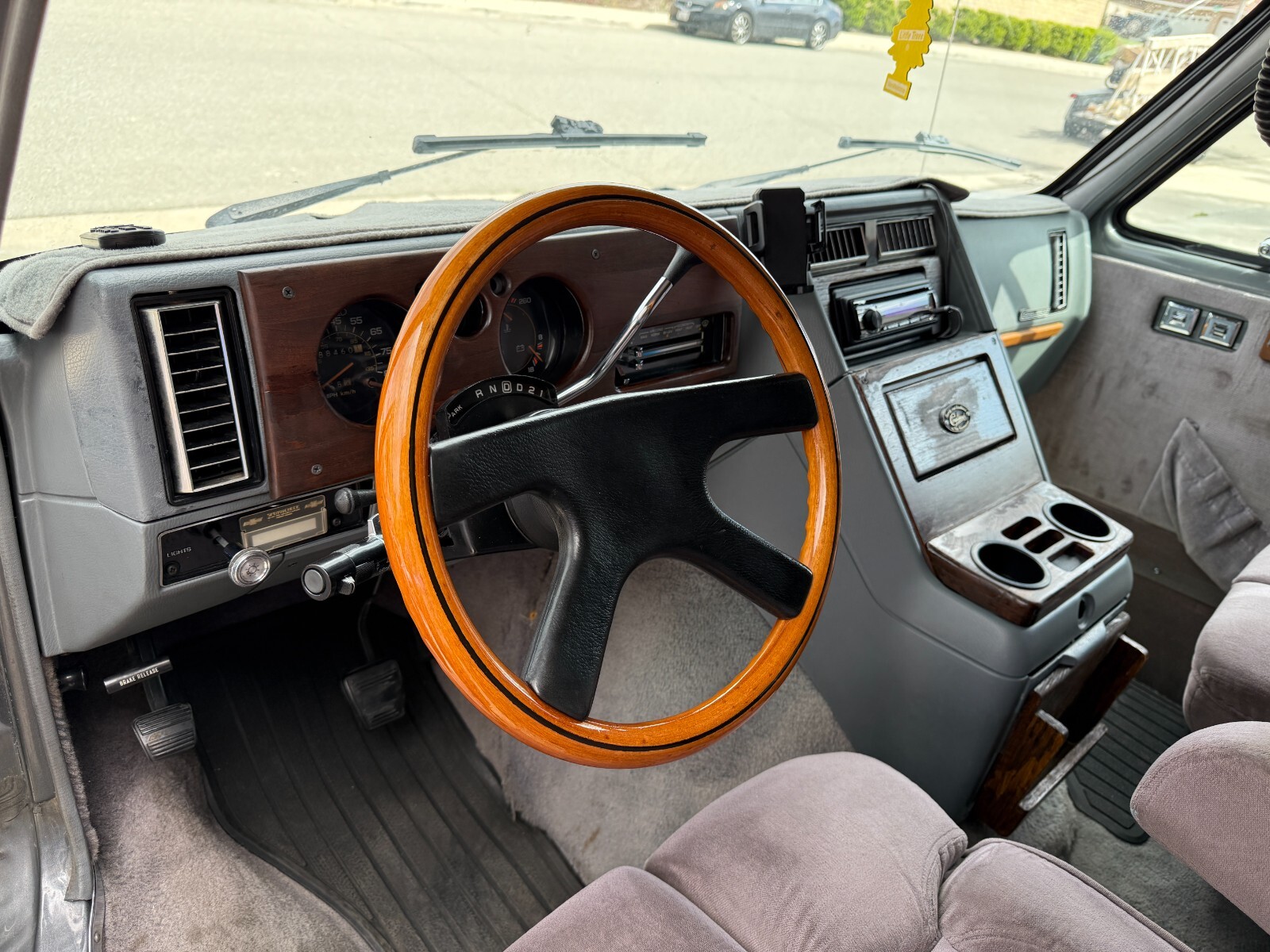 Chevrolet-G20-Van-1988-Van-11