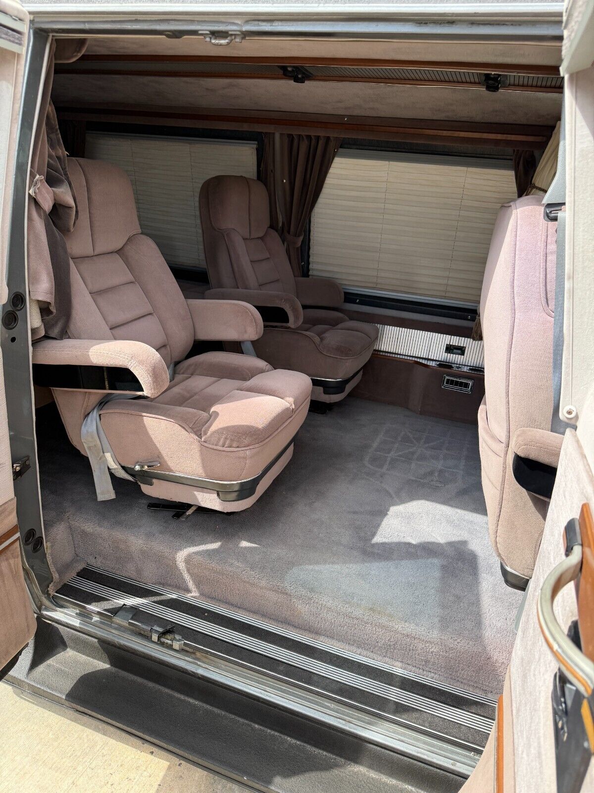 Chevrolet-G20-Van-1988-Van-16