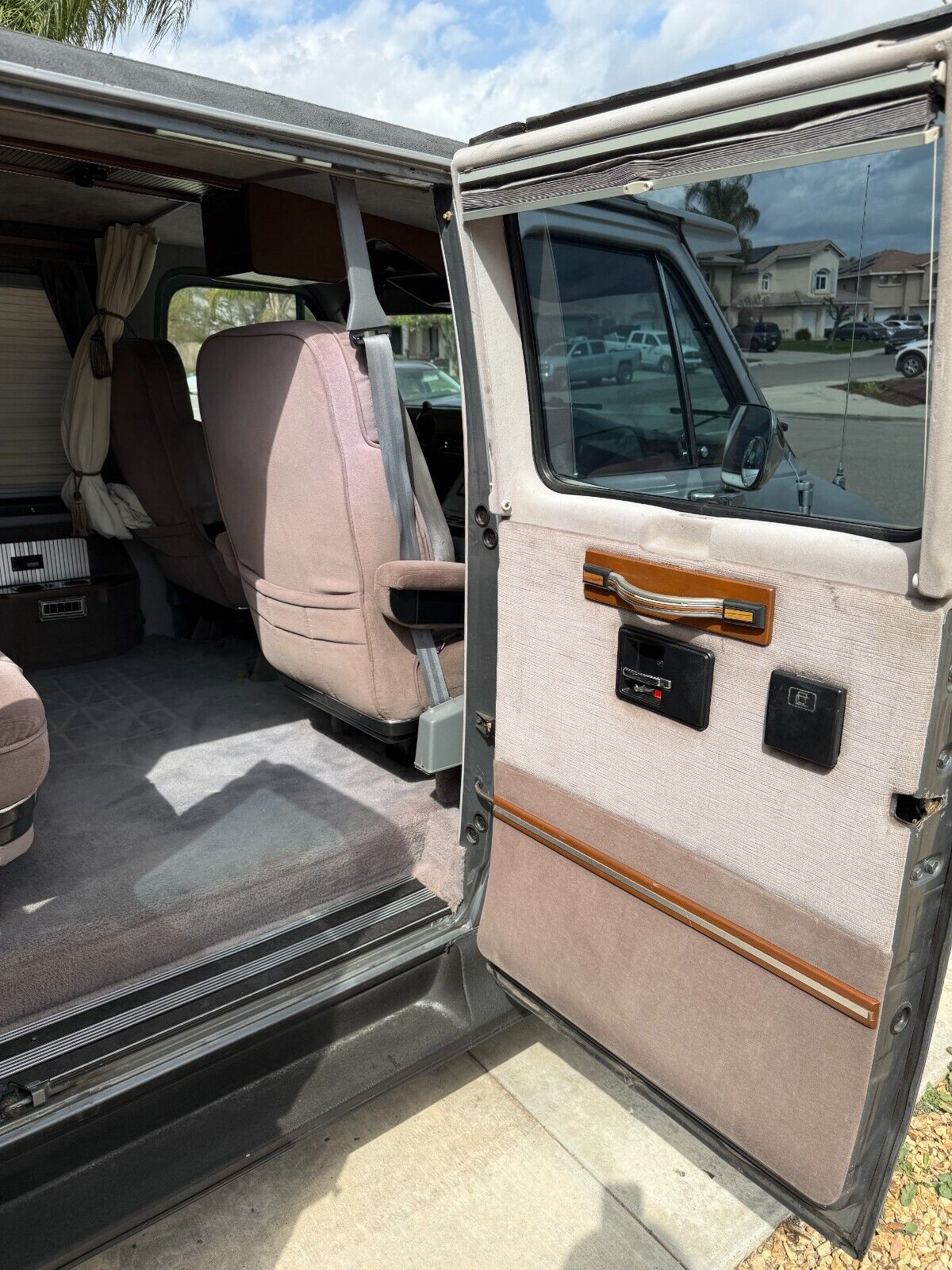 Chevrolet-G20-Van-1988-Van-17
