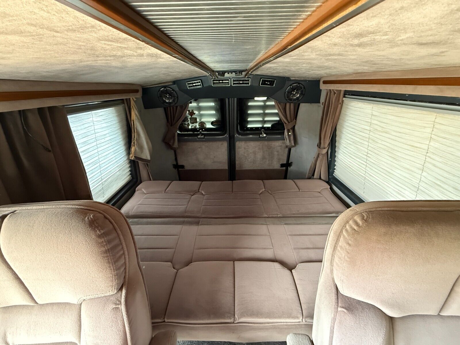 Chevrolet-G20-Van-1988-Van-21