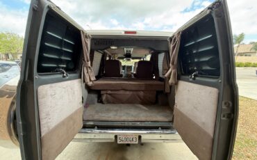 Chevrolet-G20-Van-1988-Van-23