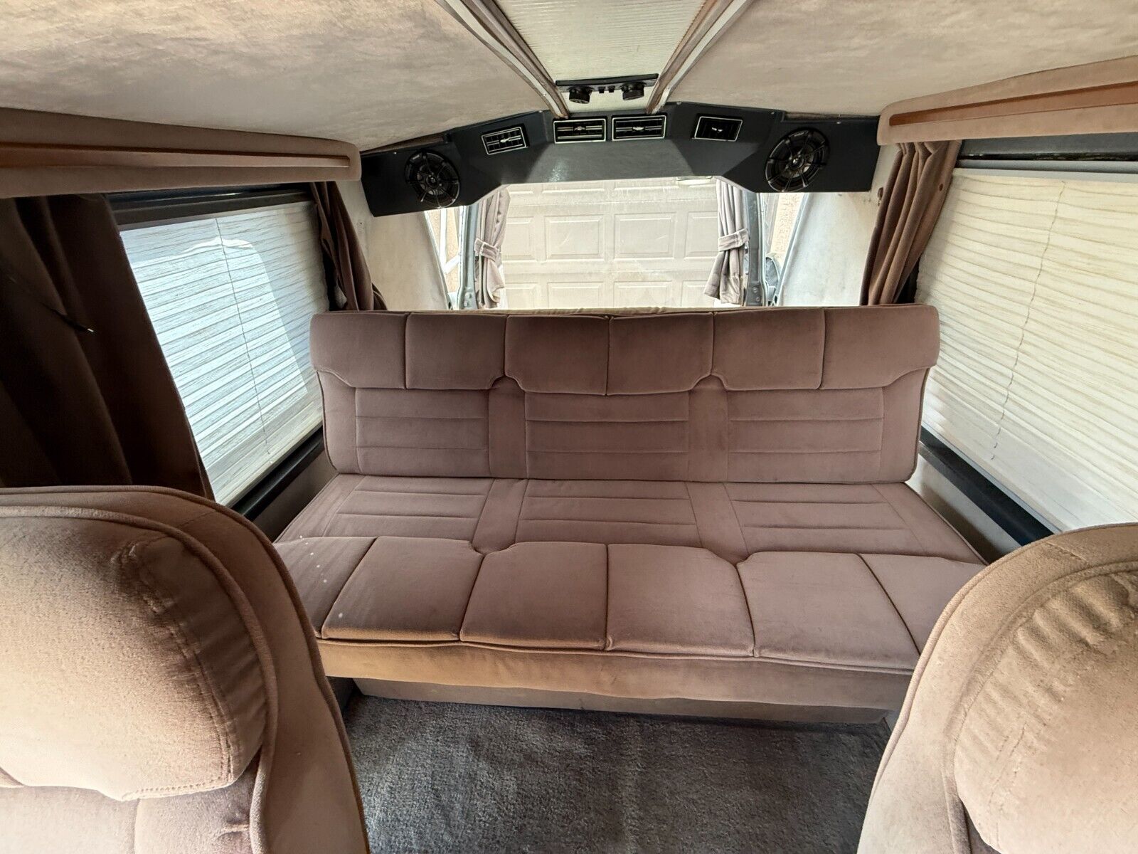 Chevrolet-G20-Van-1988-Van-24