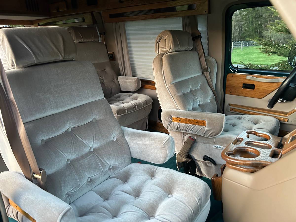 Chevrolet-G20-classic-conversion-van-1994-green-15