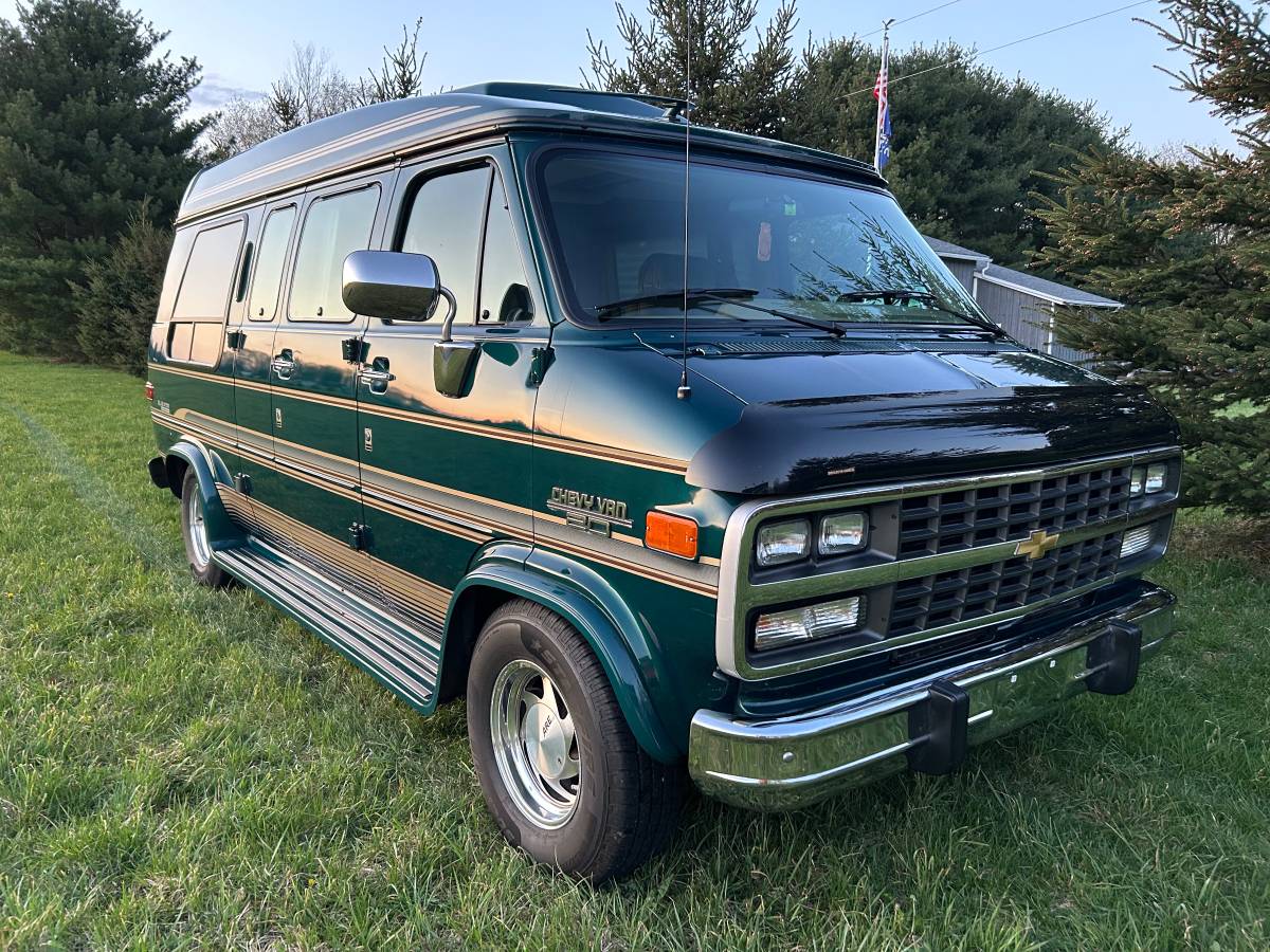Chevrolet-G20-classic-conversion-van-1994-green-2