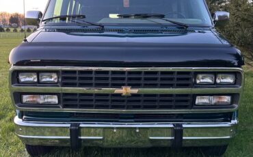 Chevrolet-G20-classic-conversion-van-1994-green-3