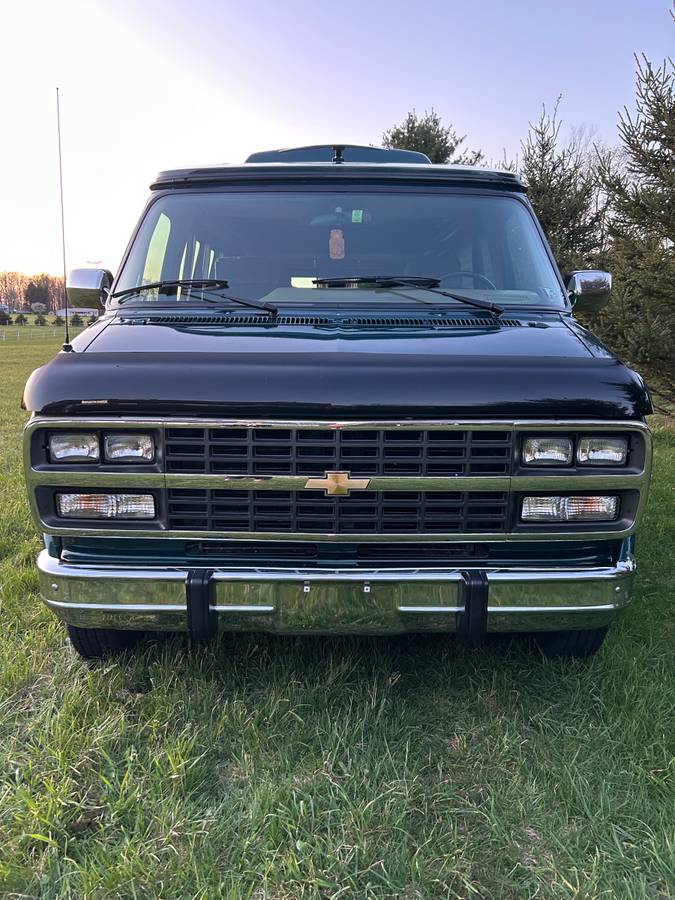 Chevrolet-G20-classic-conversion-van-1994-green-3