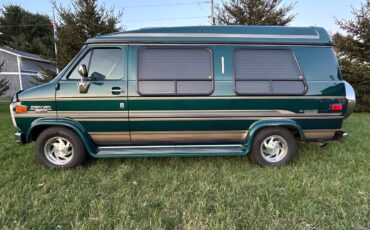 Chevrolet-G20-classic-conversion-van-1994-green
