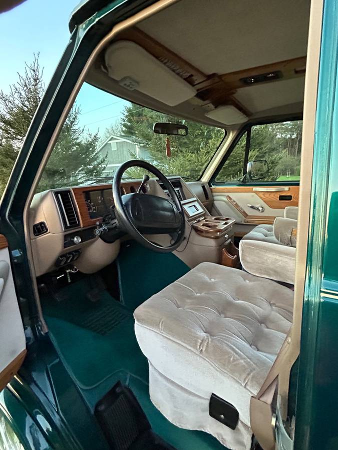 Chevrolet-G20-classic-conversion-van-1994-green-5